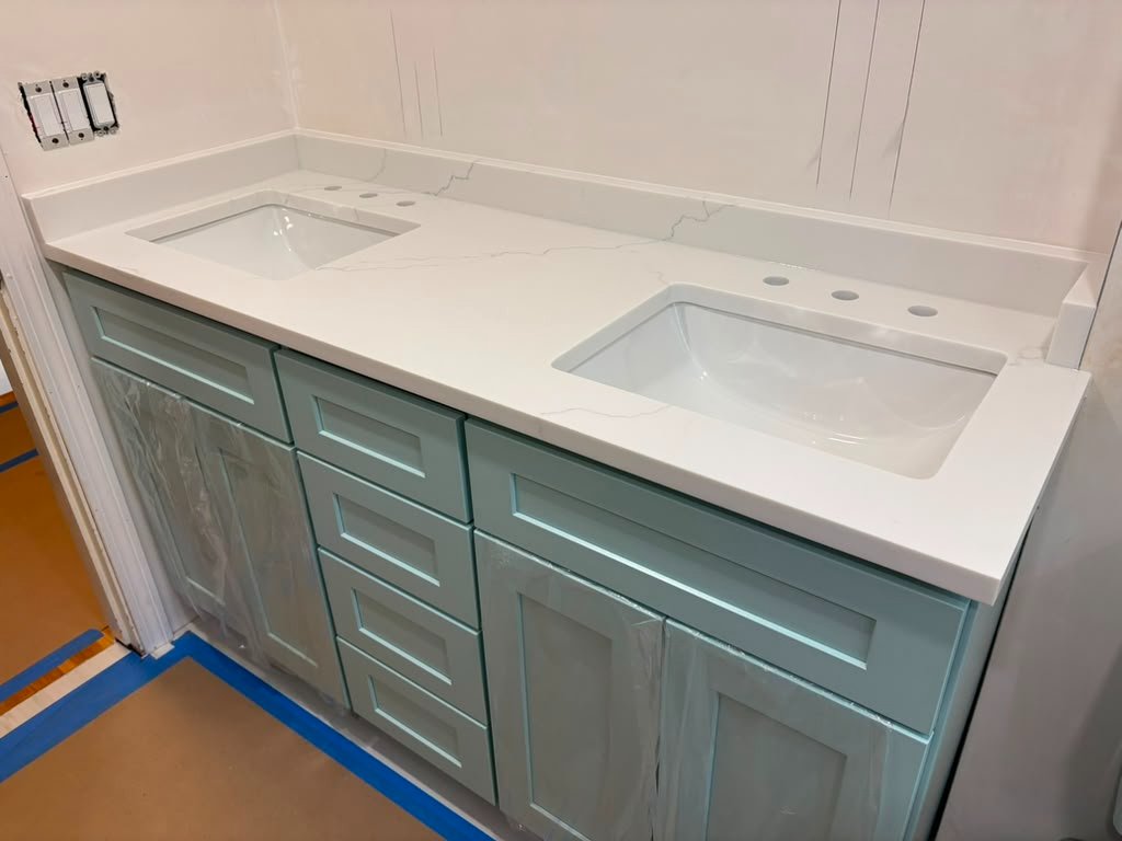 Calacatta Miraggio Quartz in Bathroom
